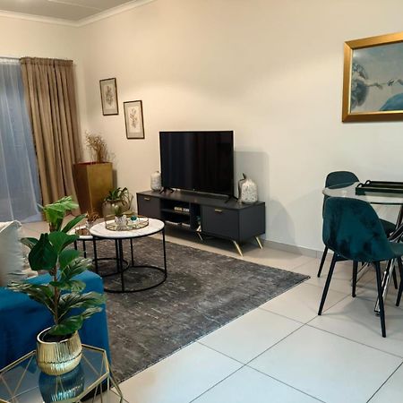Classy And Cosy Apt - Dainfern Sandton Ruang foto