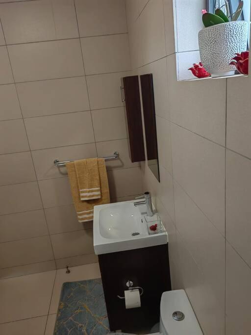 Classy And Cosy Apt - Dainfern Sandton Bagian luar foto