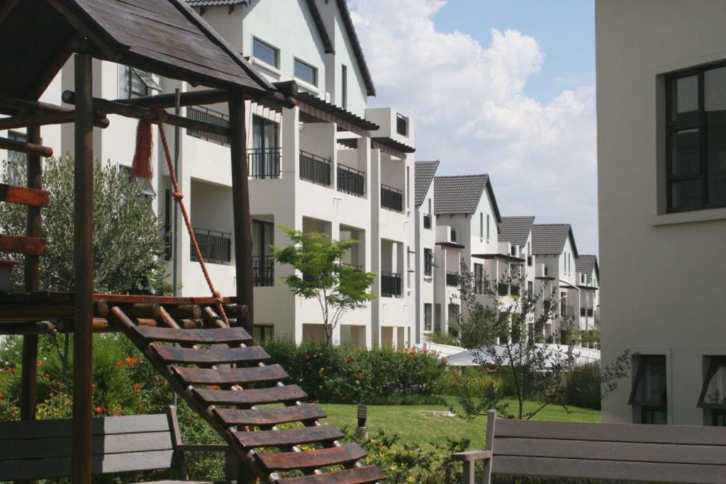 Classy And Cosy Apt - Dainfern Sandton Bagian luar foto